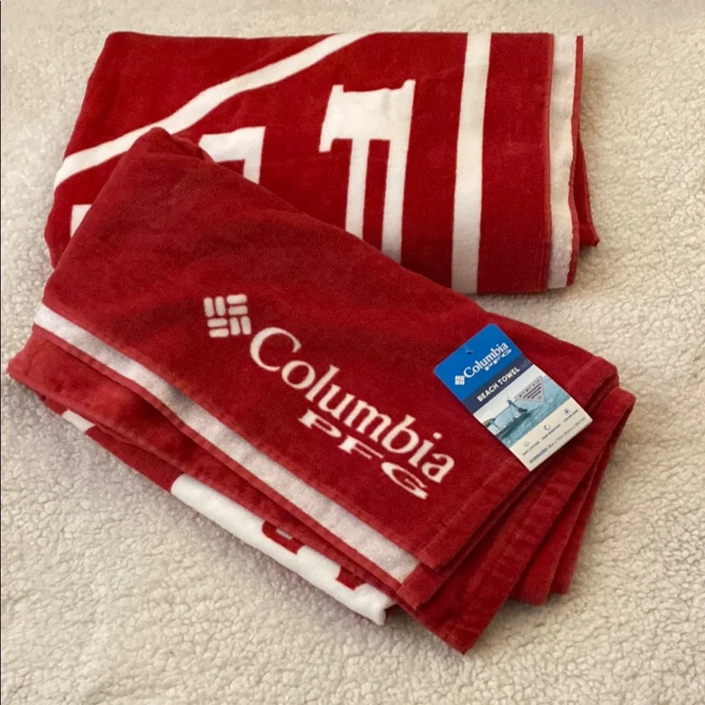 Columbia PFG Red Beach Towel